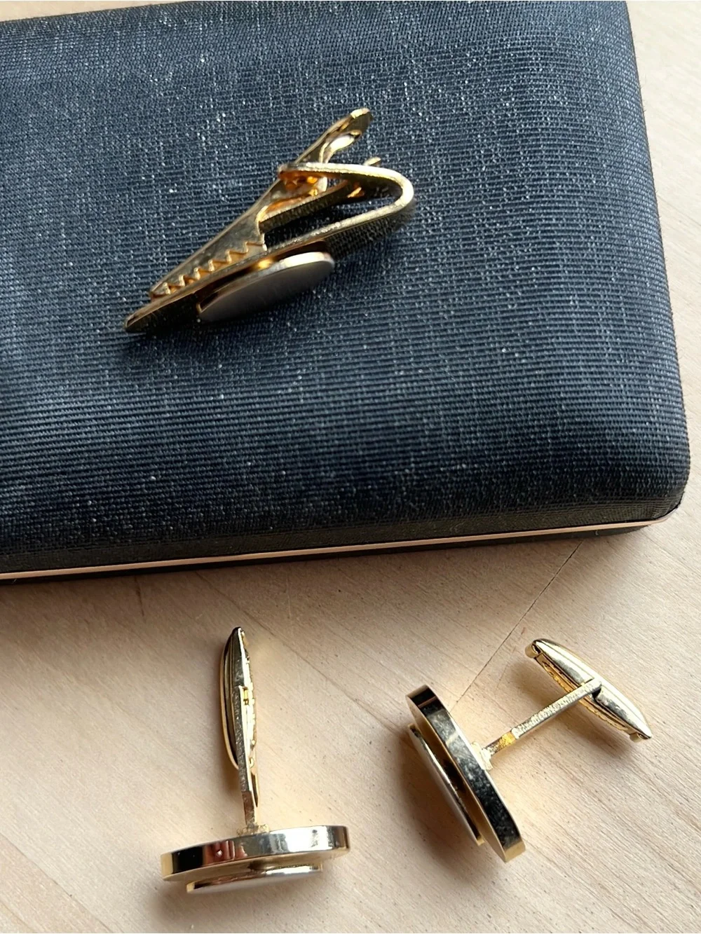 Vintage Menswear Gold & Silver tone Oval cufflinks and a matching tie Bar Set